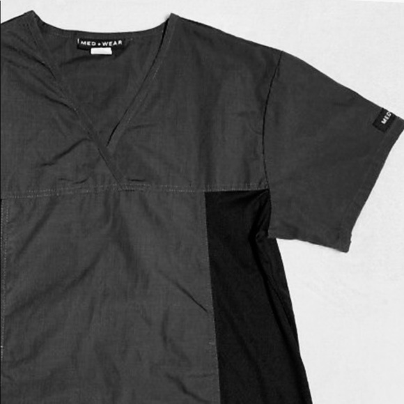 Women’s Med + Wear Scrub Top - Picture 4 of 6